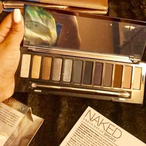 Naked Smoky palette